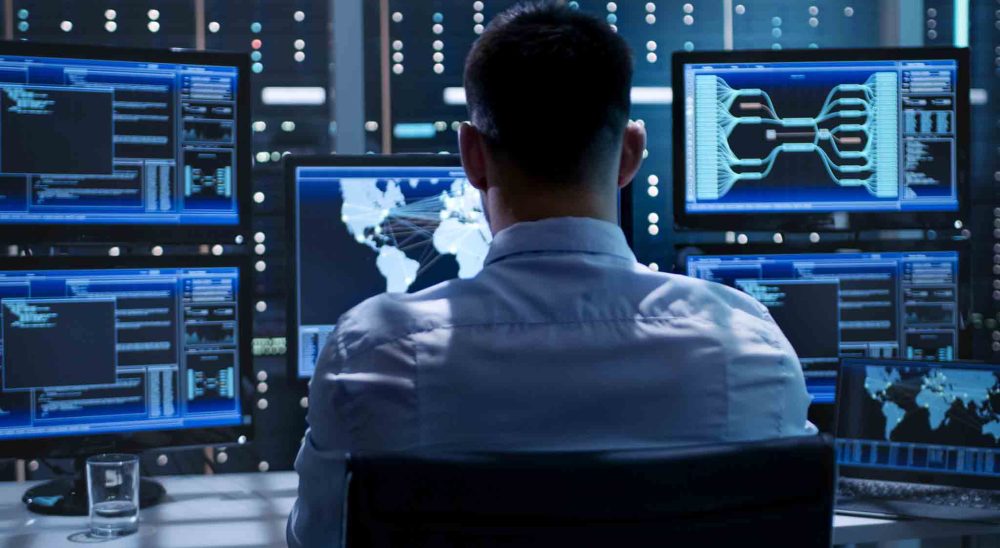 CEH Etik Hacking Kursu, siber güvenlik, etik hacking, ağ güvenliği, sızma testleri, siber tehditler, sertifikalı hacker, güvenlik açıkları, siber güvenlik uzmanı, ağ güvenliği eğitimi.